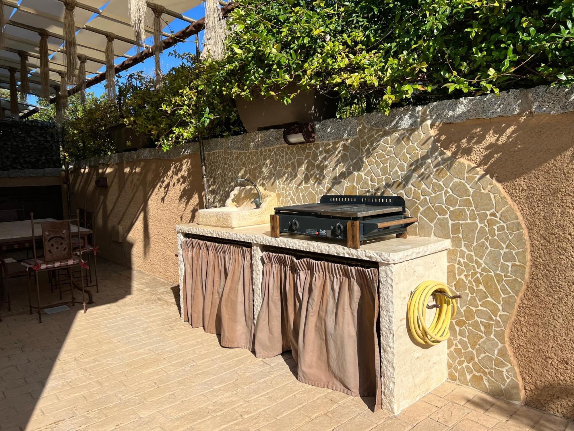 Antica Fonte Holiday Homes San Pantaleo Buitenkant foto